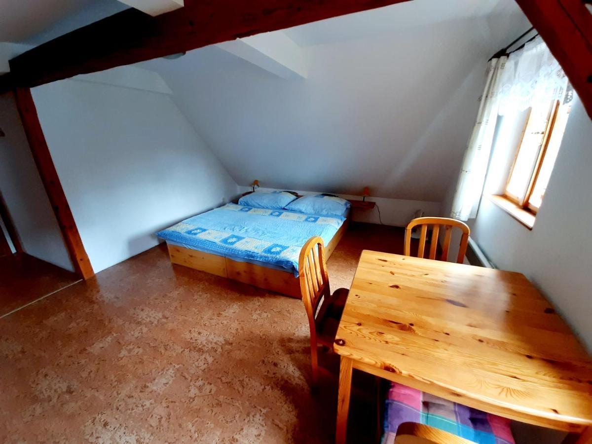 Apartman Roubenka Vsemily Jetřichovice Esterno foto